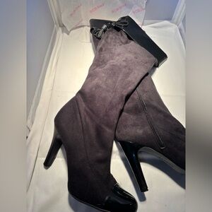 BCBG women’s Kevin Patent/Suede Lace up Heeled Boots